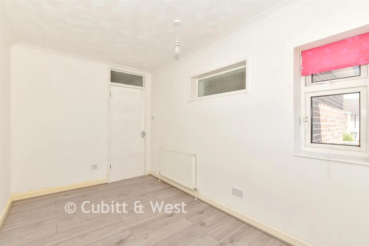 Totland Road, Portsmouth, PO6, photo 7