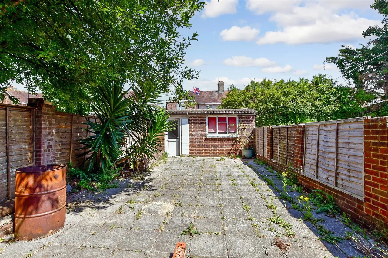 Totland Road, Portsmouth, PO6, photo 5