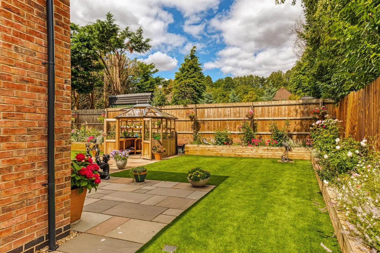 Stephenson Gardens, Littleover, photo 30
