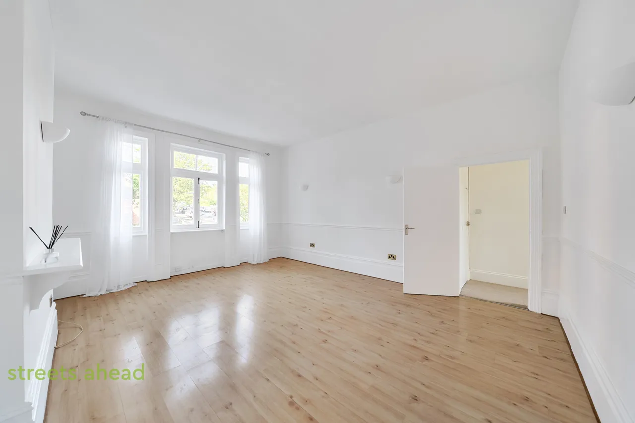 2 bed flat to rent, Maberley Road, London, SE19