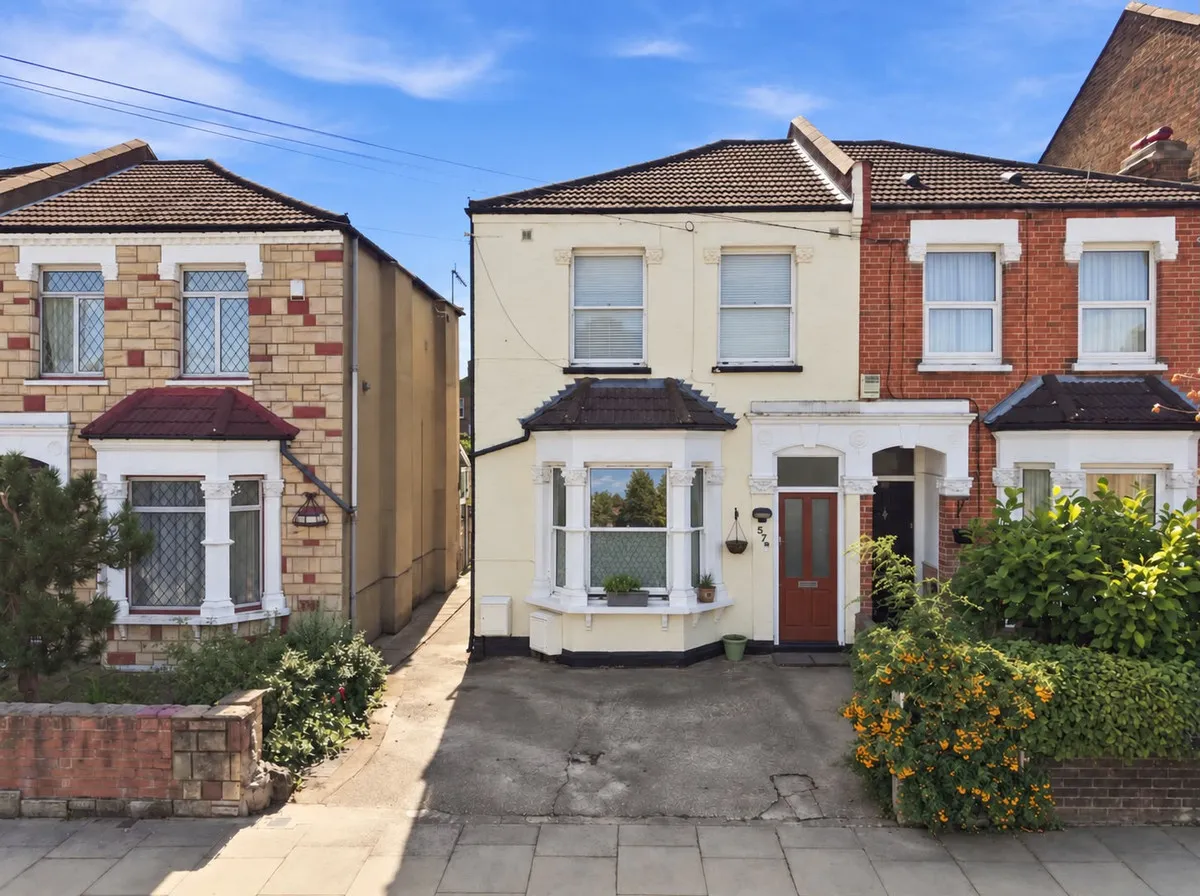 2 bed flat for sale, London, N11