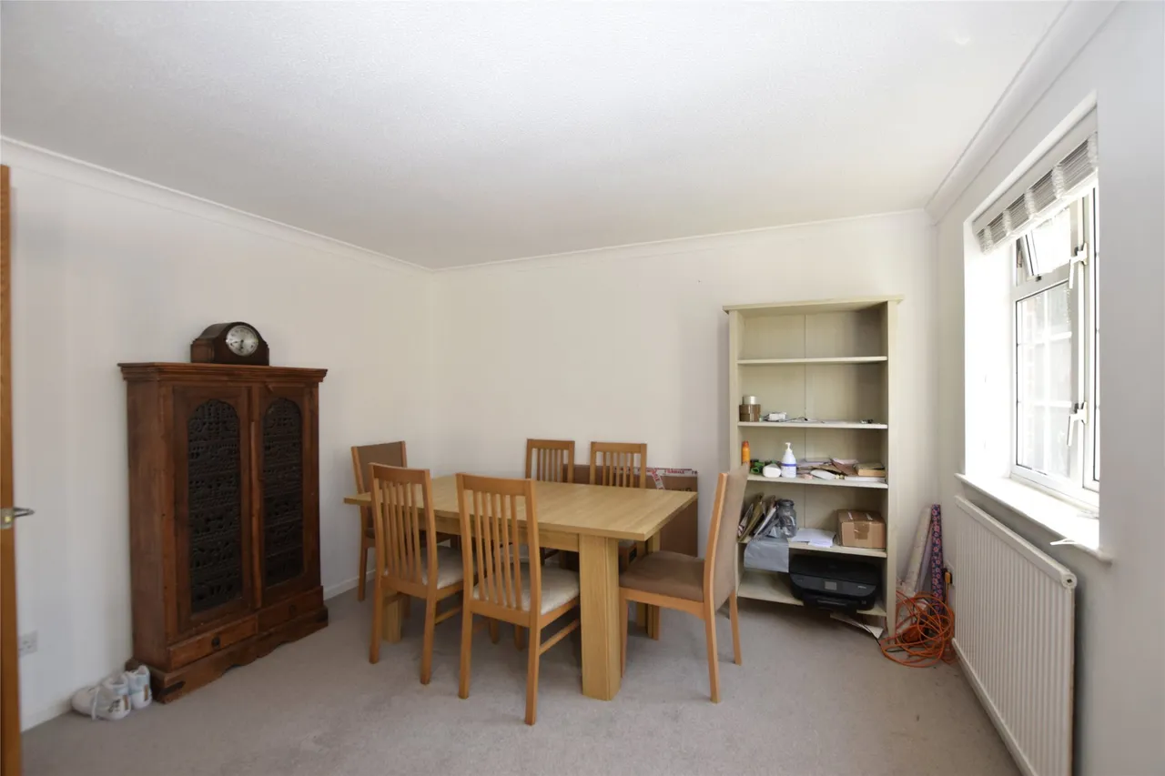 Oak Tree Close, Trowbridge, BA14 9BD, photo 4