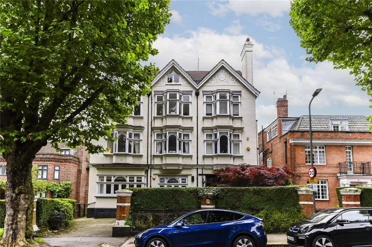 4 bed flat to rent — Heath Drive, London, NW3 7SN