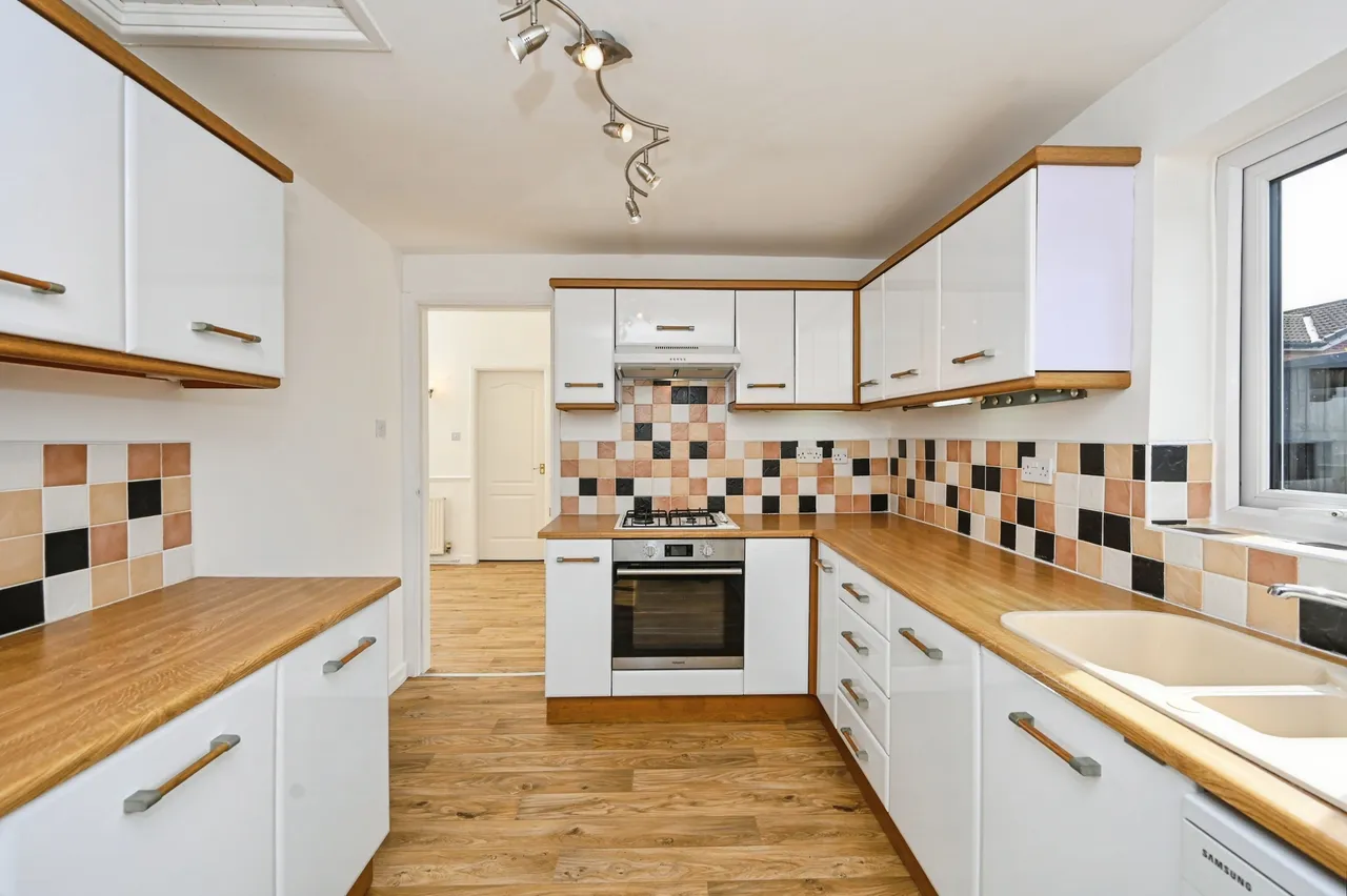 Allendale, Runcorn, WA7, photo 7