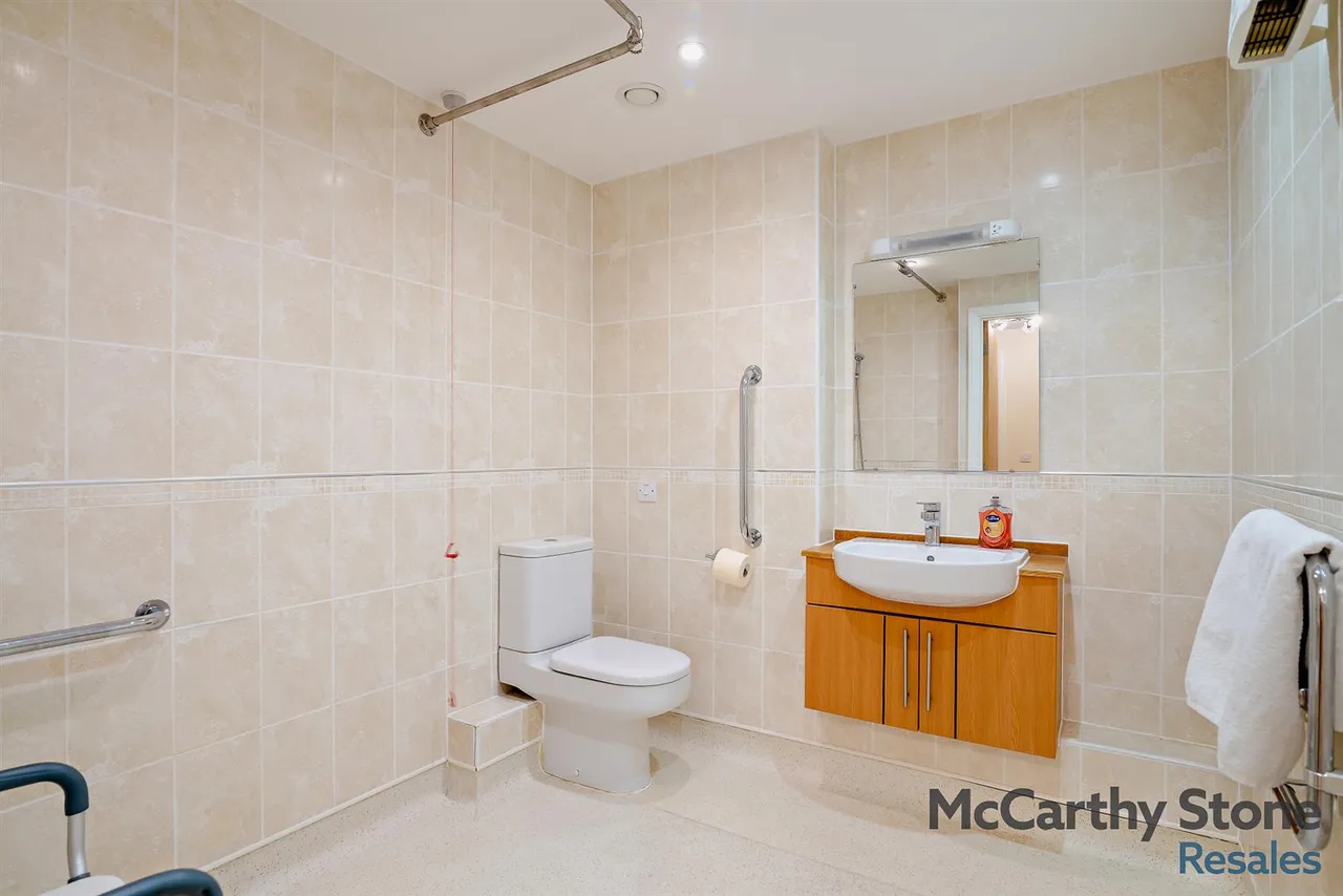Squirrel Way, Shadwell, LS17, photo 14