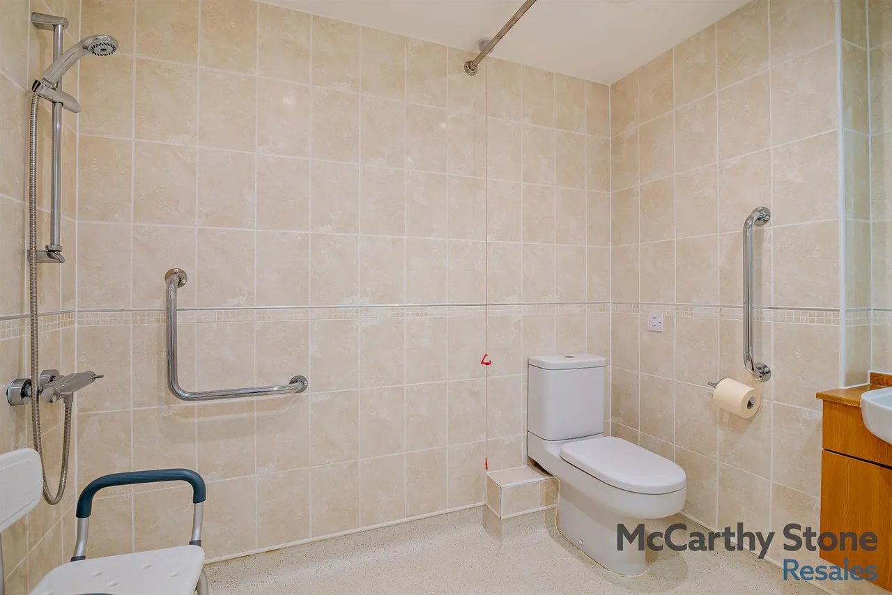 Squirrel Way, Shadwell, LS17, photo 15