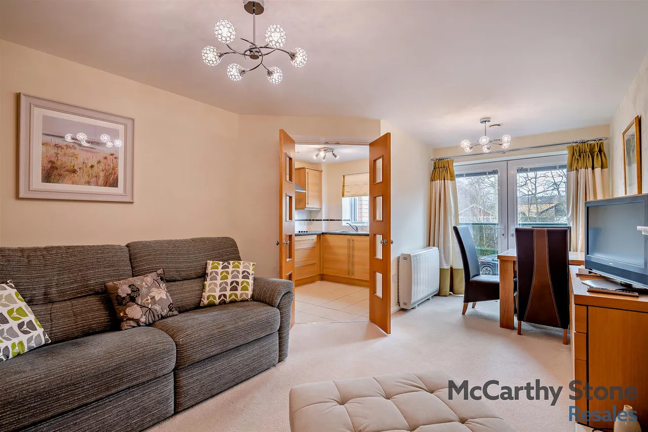 Squirrel Way, Shadwell, LS17, photo 2