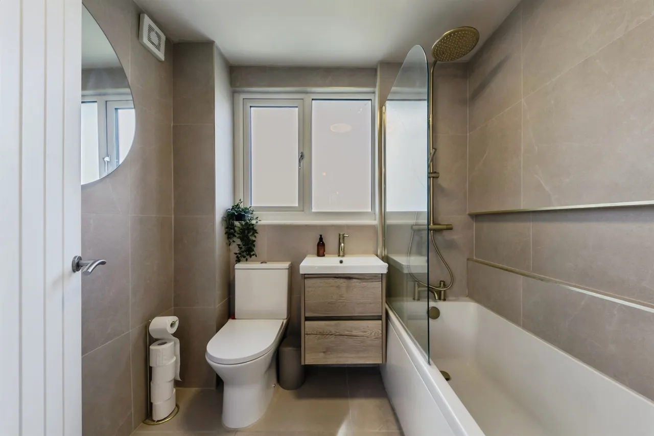 Shores Green Drive, Wincham, CW9, photo 16