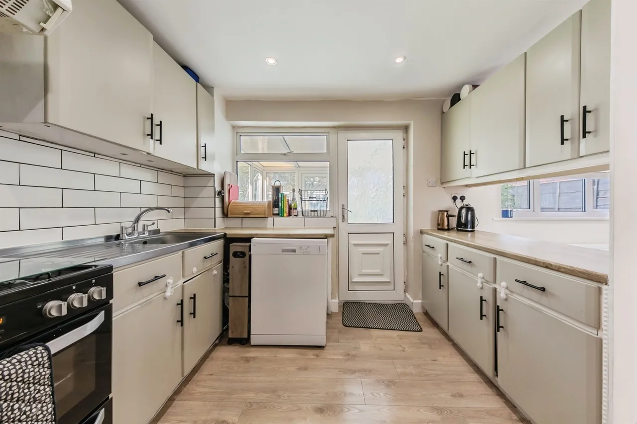 Shores Green Drive, Wincham, CW9, photo 10