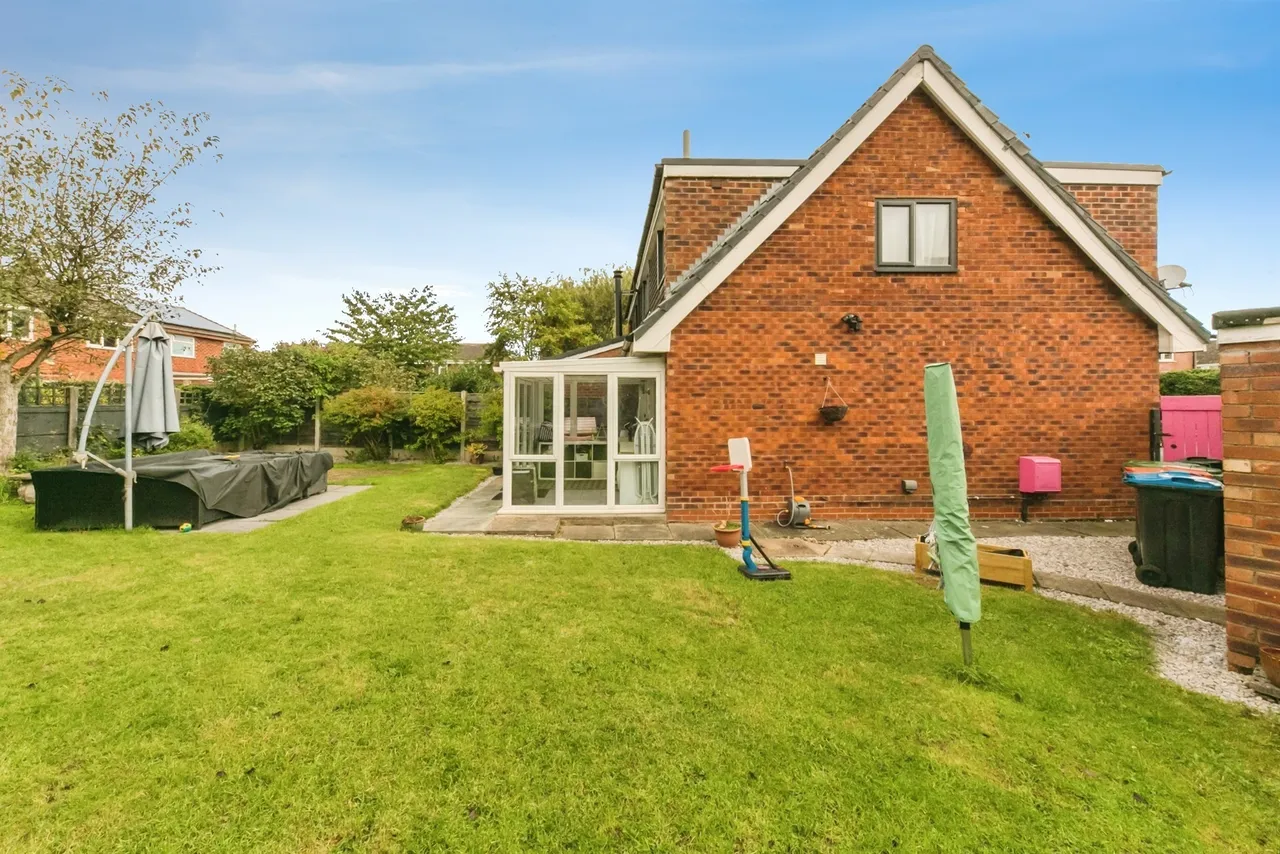 Shores Green Drive, Wincham, CW9, photo 5