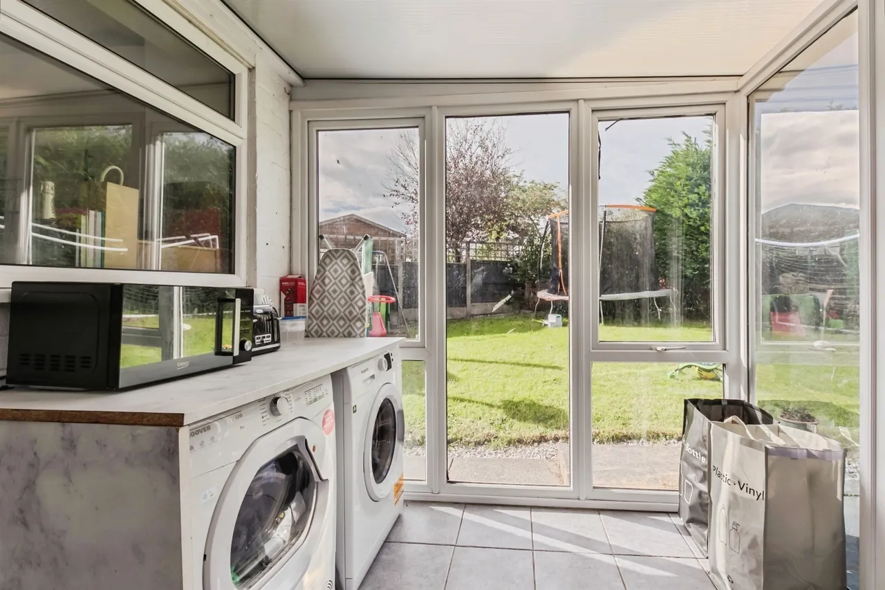 Shores Green Drive, Wincham, CW9, photo 11