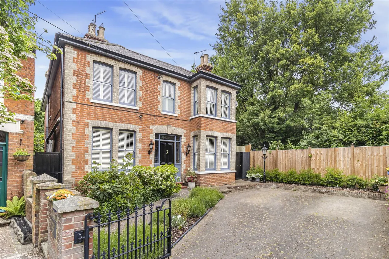 5 bed property for sale, Broad Street, Haverhill, CB9