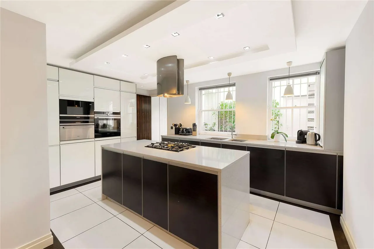 Lower Belgrave Street, Belgravia, London, SW1W 0LN, photo 5