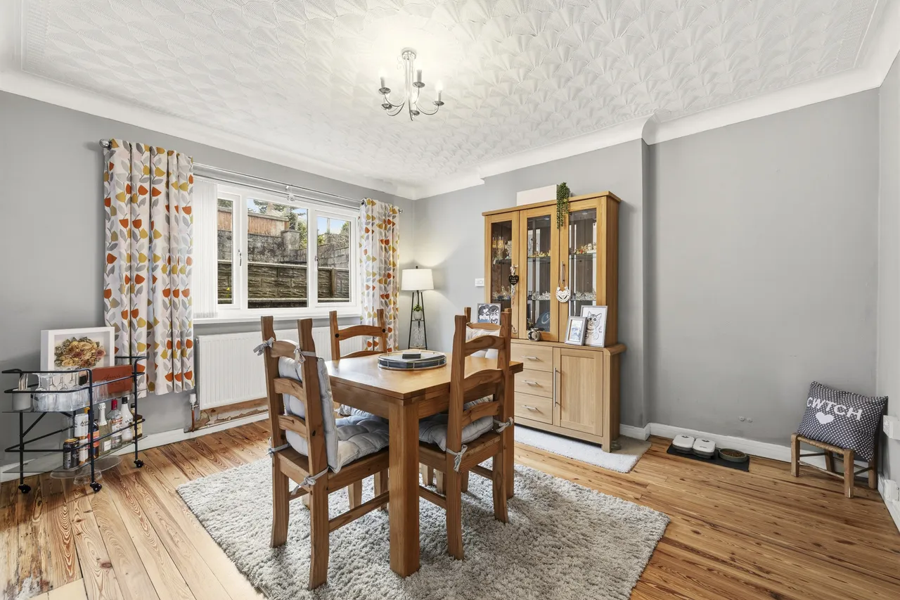 Hillcrest, Pentwyn, Neath, SA11 1YW, photo 3