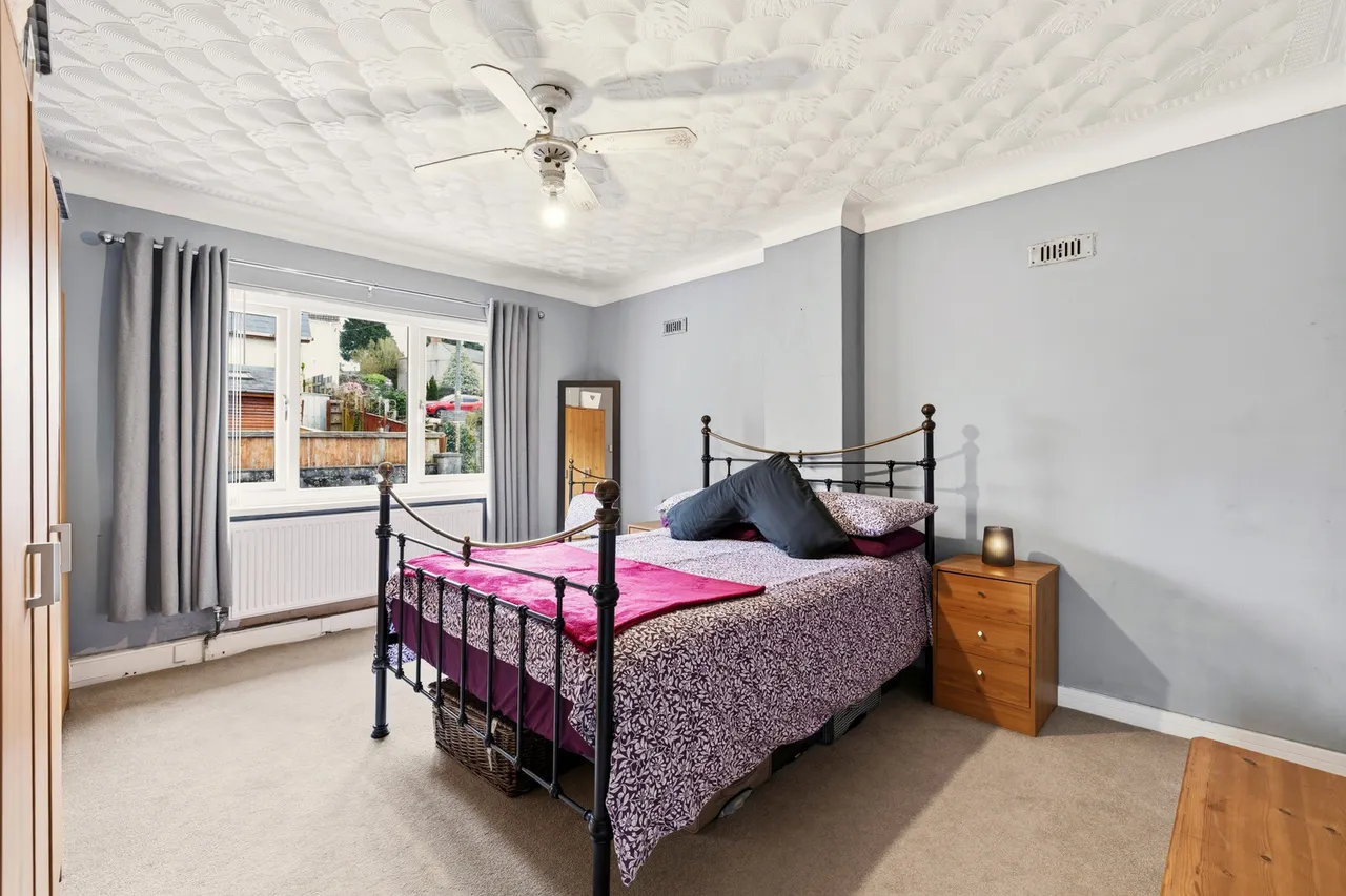 Hillcrest, Pentwyn, Neath, SA11 1YW, photo 10