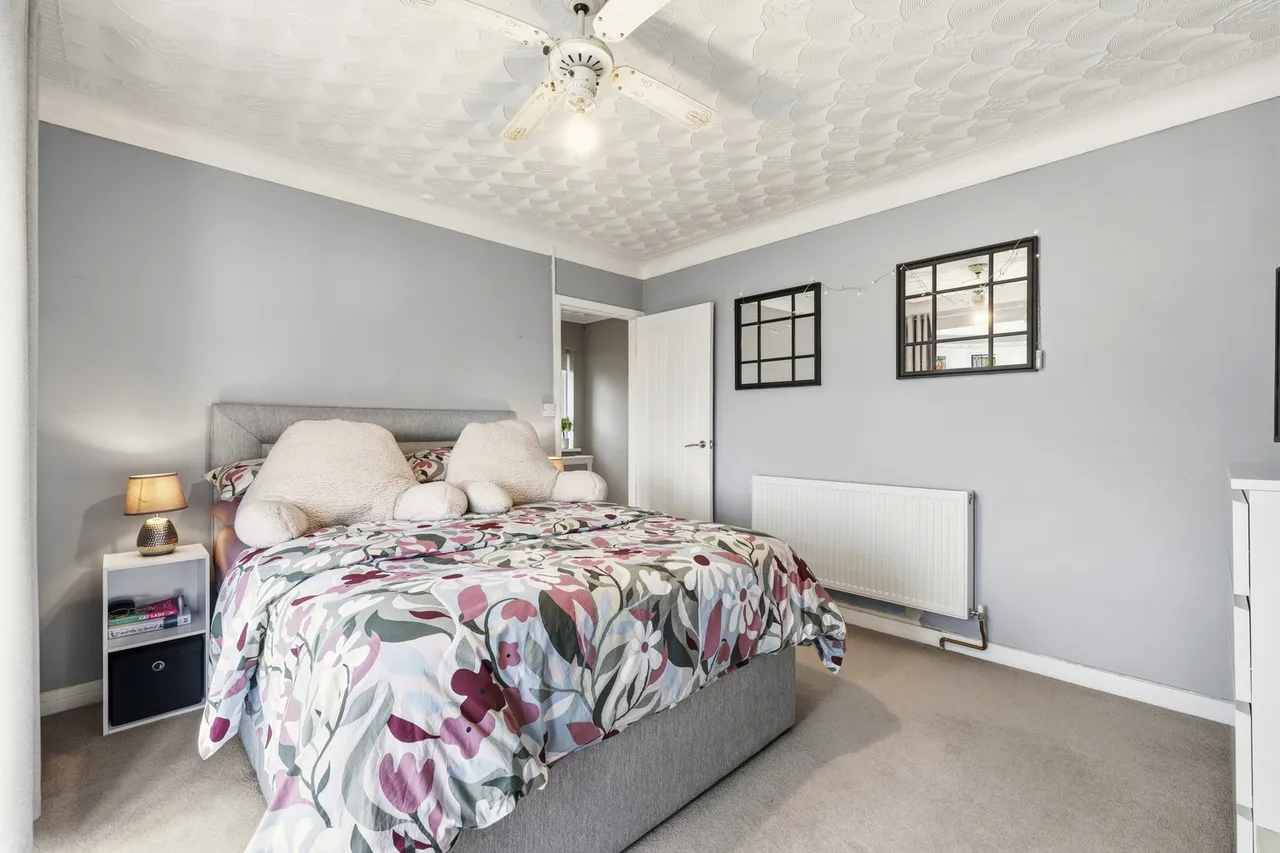 Hillcrest, Pentwyn, Neath, SA11 1YW, photo 9