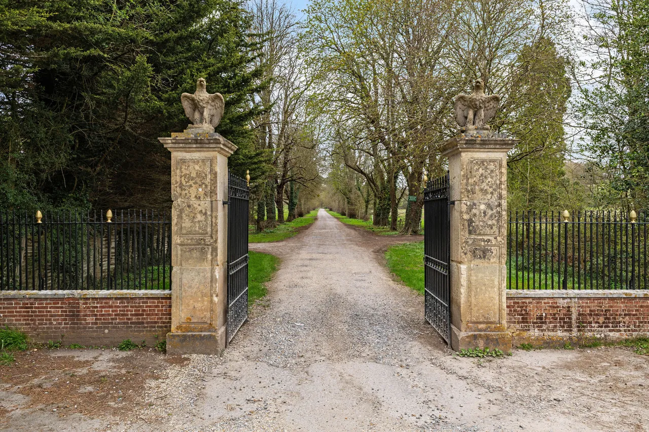 Midgham Park, Reading, RG7, photo 2