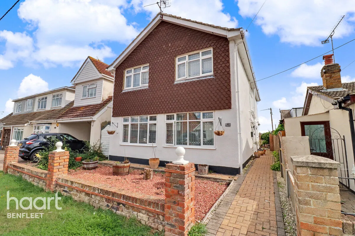 4 bed house for sale, Marine Avenue, Canvey Island, SS8