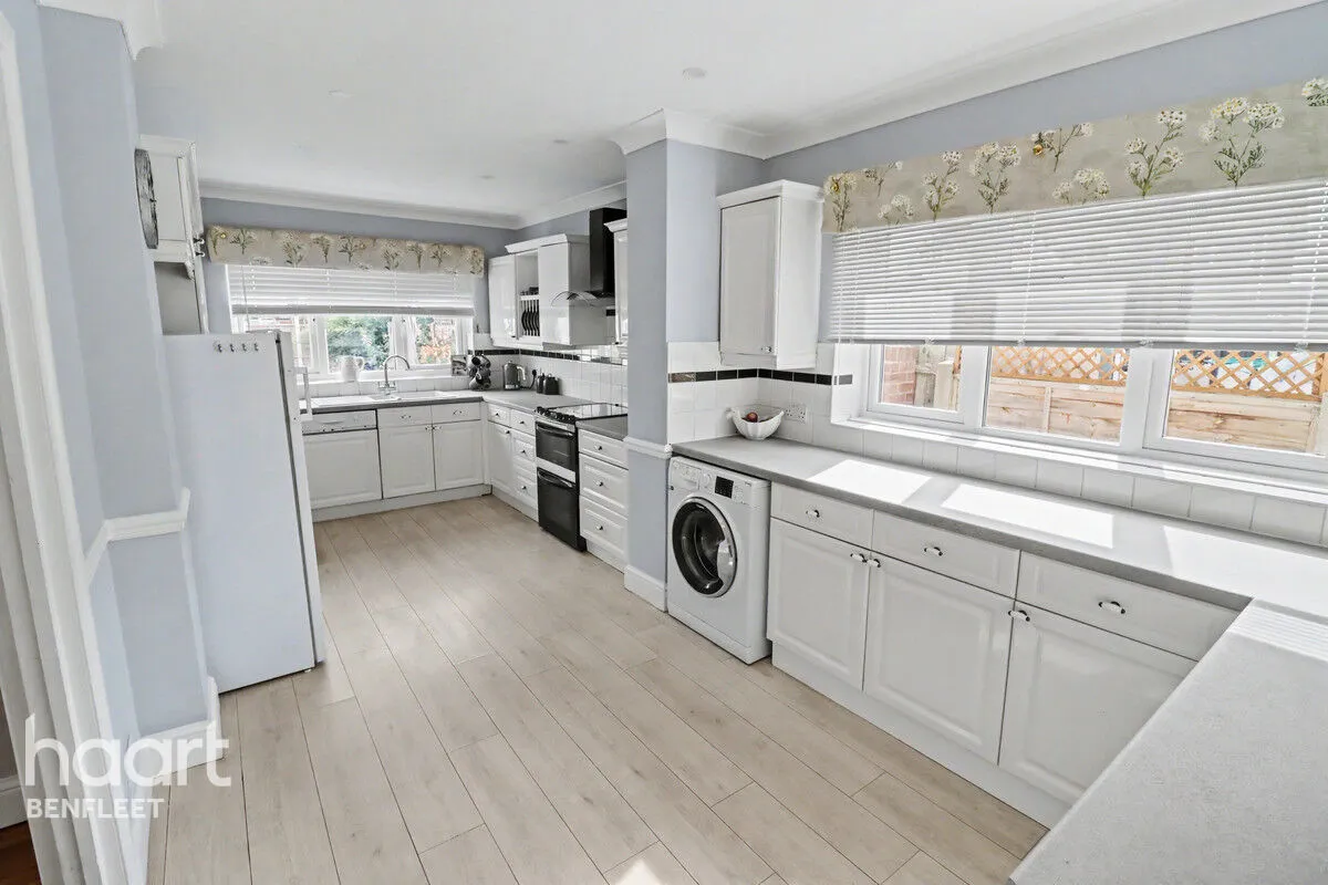 Marine Avenue, Canvey Island, SS8, photo 10