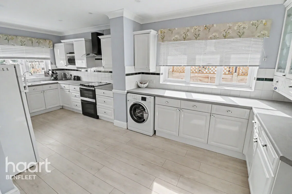Marine Avenue, Canvey Island, SS8, photo 11