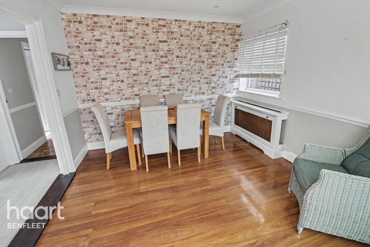 Marine Avenue, Canvey Island, SS8, photo 6