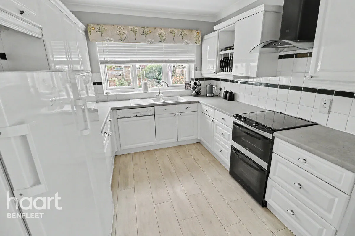 Marine Avenue, Canvey Island, SS8, photo 12