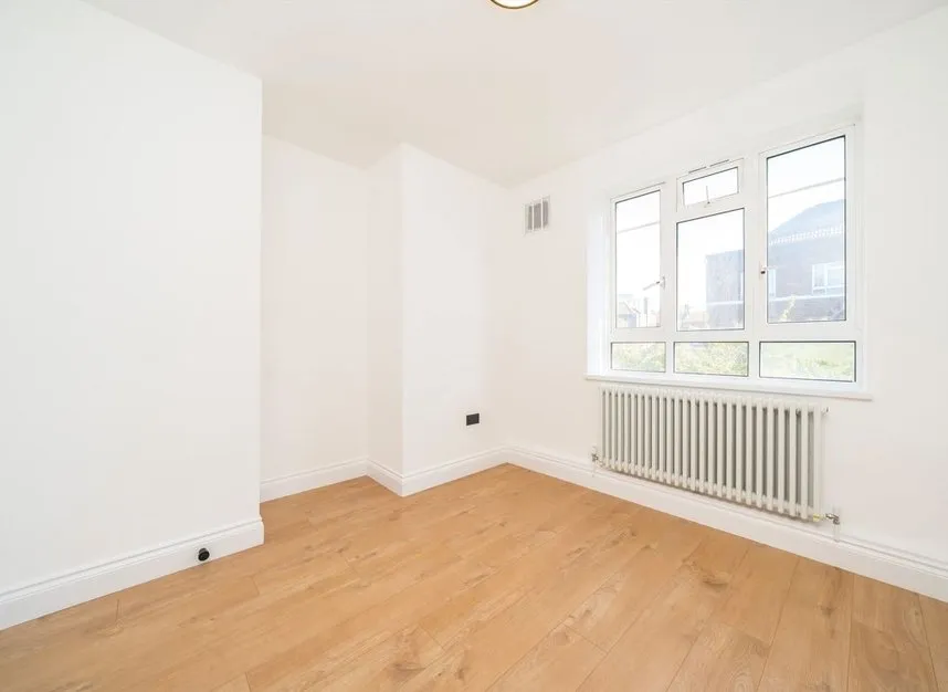 White City Estate, Shepherds Bush, W12, photo 5