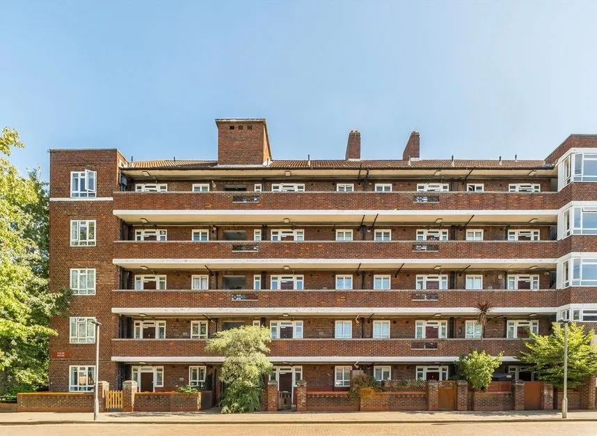 3 bed flat to rent, White City Estate, Shepherds Bush, W12