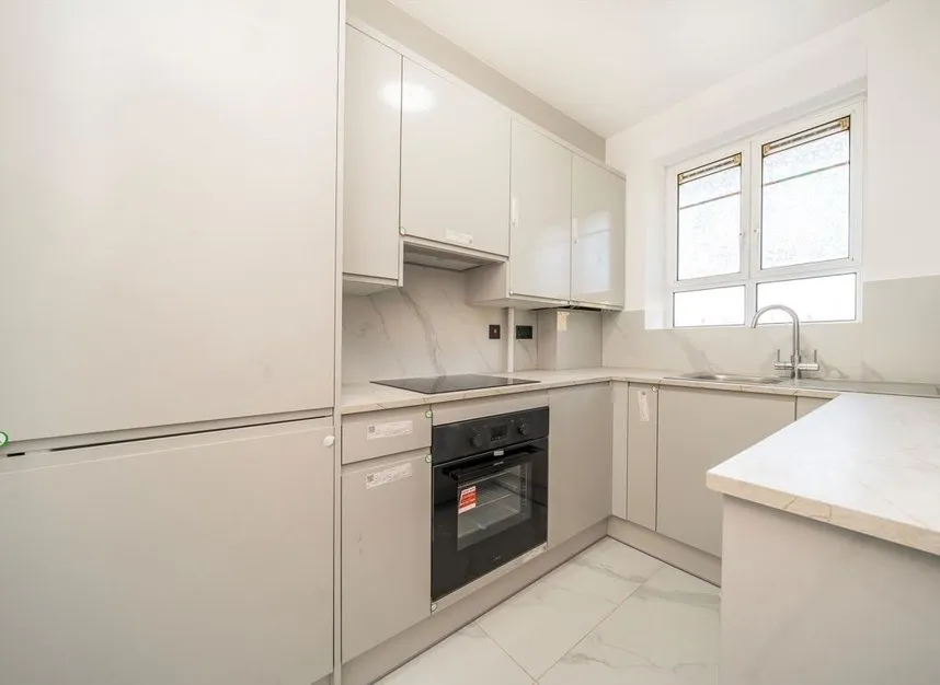 White City Estate, Shepherds Bush, W12, photo 3