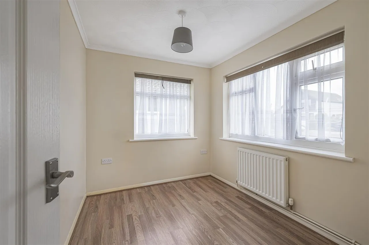 Stirling Avenue, Seaford, photo 9