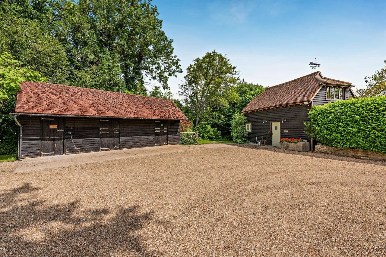 Lyons Road, Slinfold, Horsham, West Sussex, RH13 0QS, photo 3