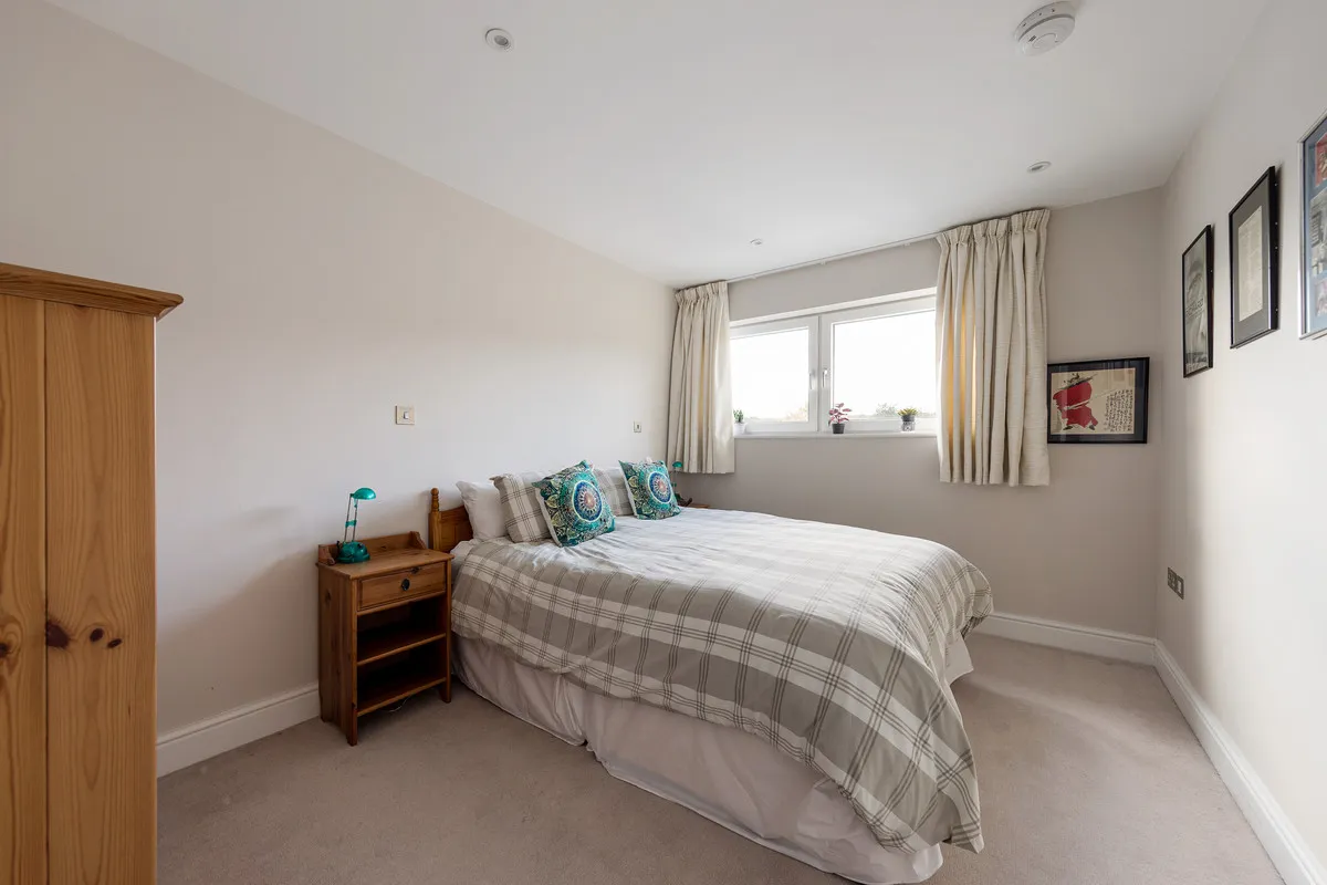 High Road, Loughton, IG10, photo 10
