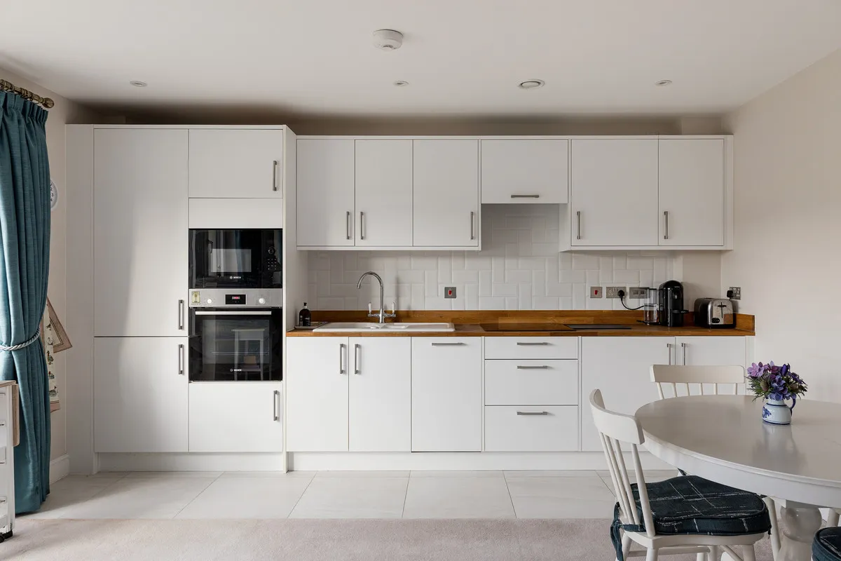 High Road, Loughton, IG10, photo 3