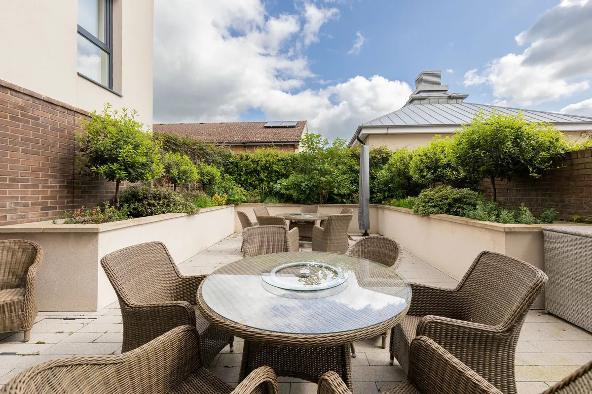 High Road, Loughton, IG10, photo 17