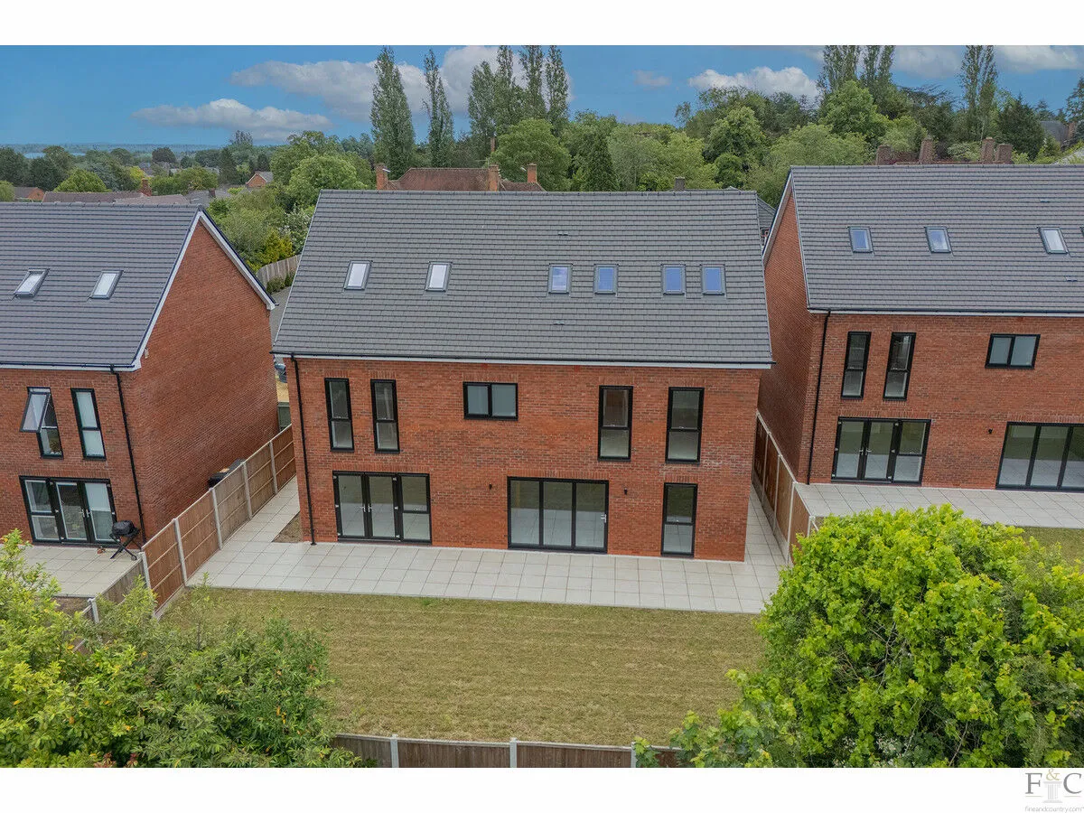 Cleves Gardens, Leicester, LE2, photo 2