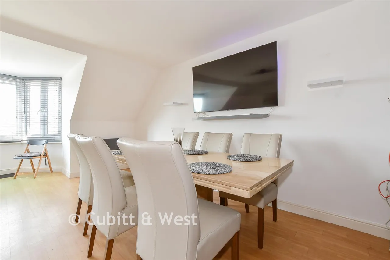 Fairbank Road, Southwater, RH13, photo 8