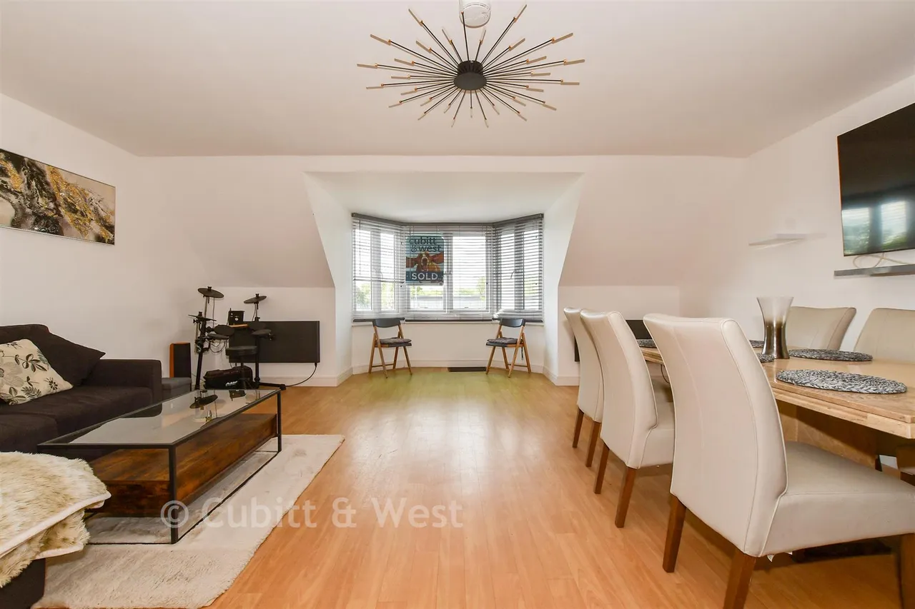 Fairbank Road, Southwater, RH13, photo 4