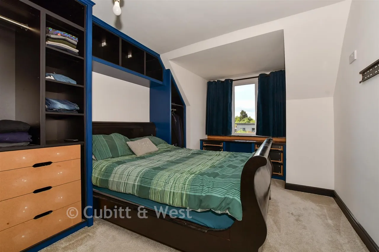 Fairbank Road, Southwater, RH13, photo 10