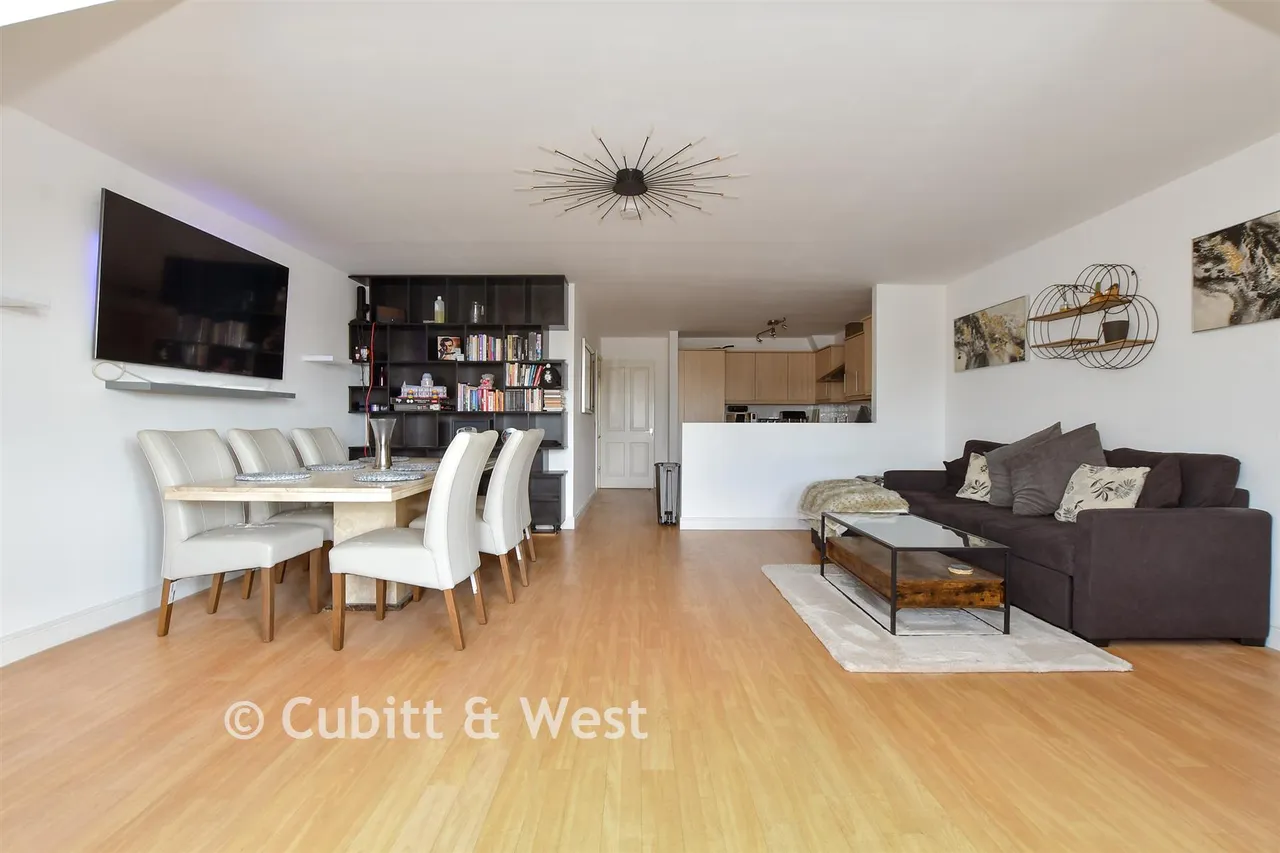 Fairbank Road, Southwater, RH13, photo 6