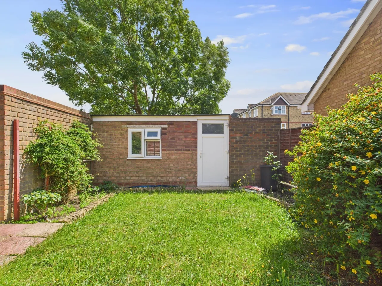 Feltham, photo 6