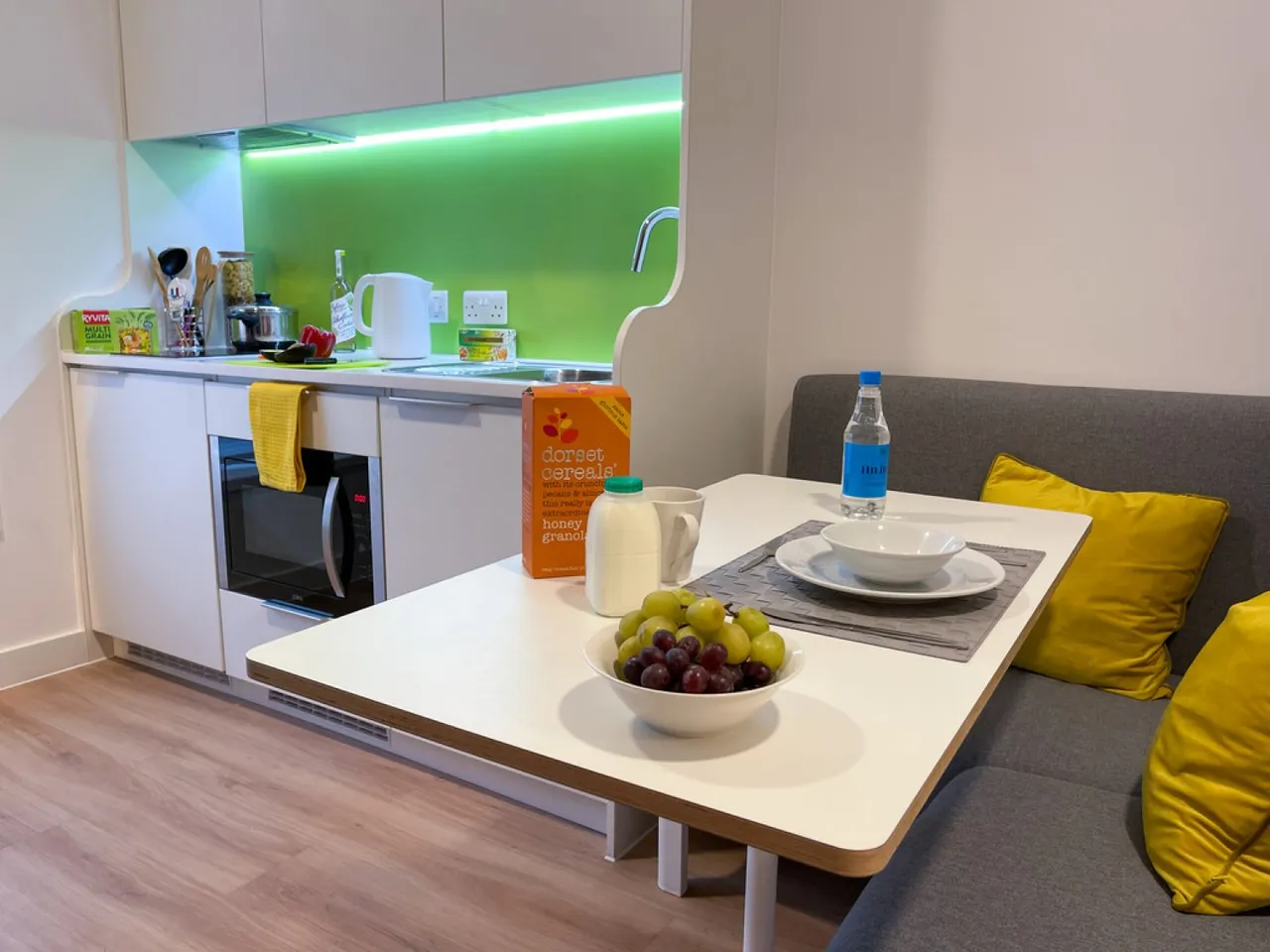 1 bed flat to rent — Sparkford House, Winchester