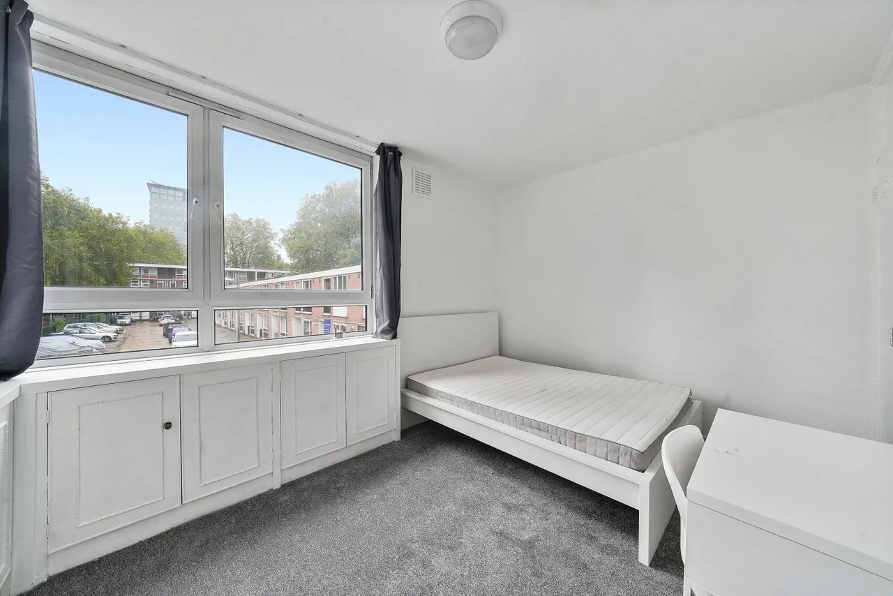 3 bed flat to rent, Clarence Gardens, Euston, NW1
