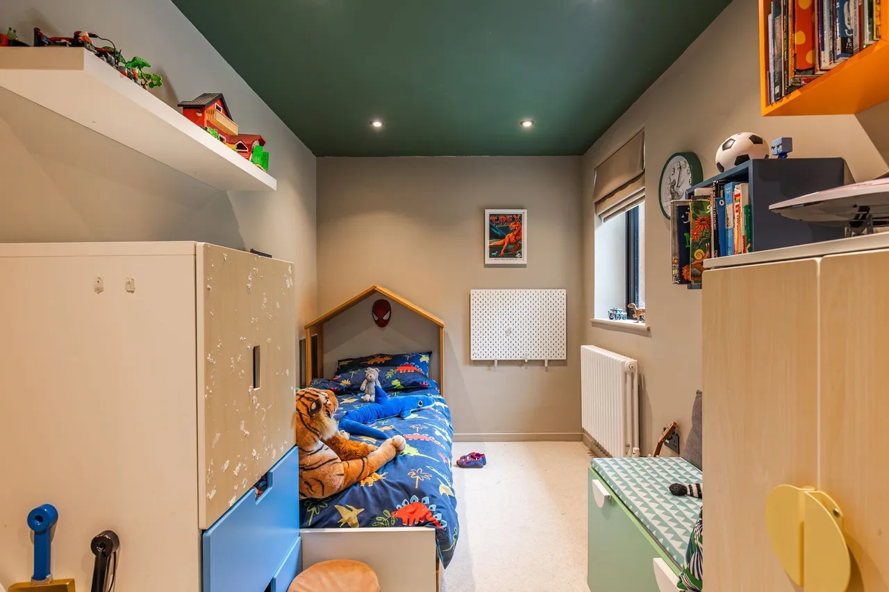 Beautifully Remodelled Contemporary H, photo 14