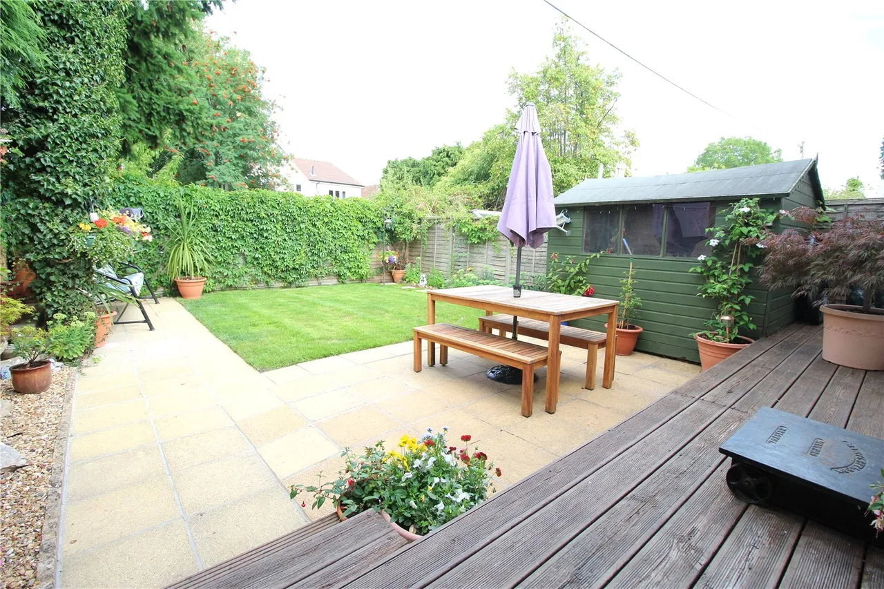 Gravel Road, Church Crookham, Fleet, GU52 6BB, photo 2