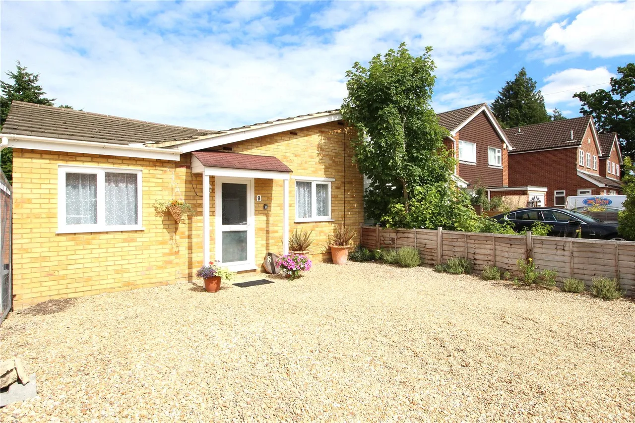 3 bed house for sale — Gravel Road, Church Crookham, Fleet, GU52 6BB