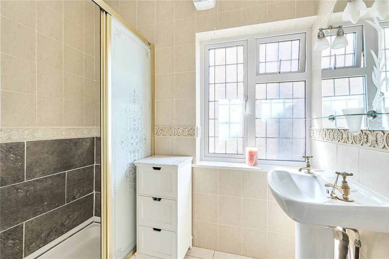 Woodham Lane, New Haw, KT15, photo 12