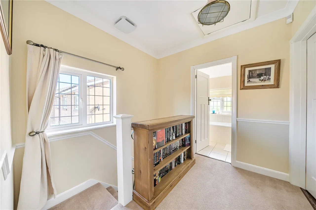 Woodham Lane, New Haw, KT15, photo 15