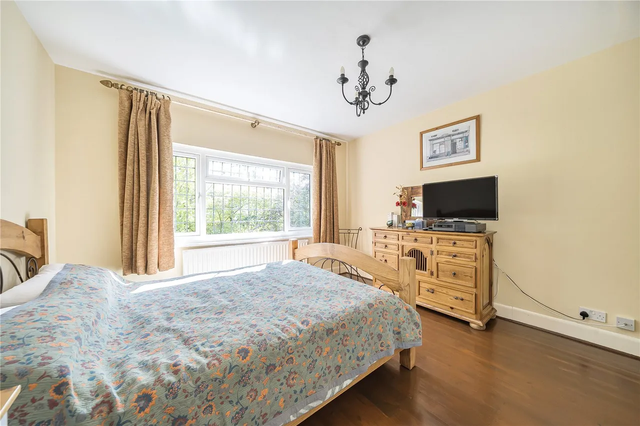 Woodham Lane, New Haw, KT15, photo 10