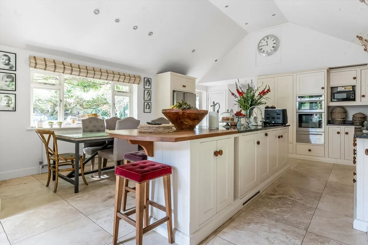 Bagshot Road, West End, GU24, photo 7