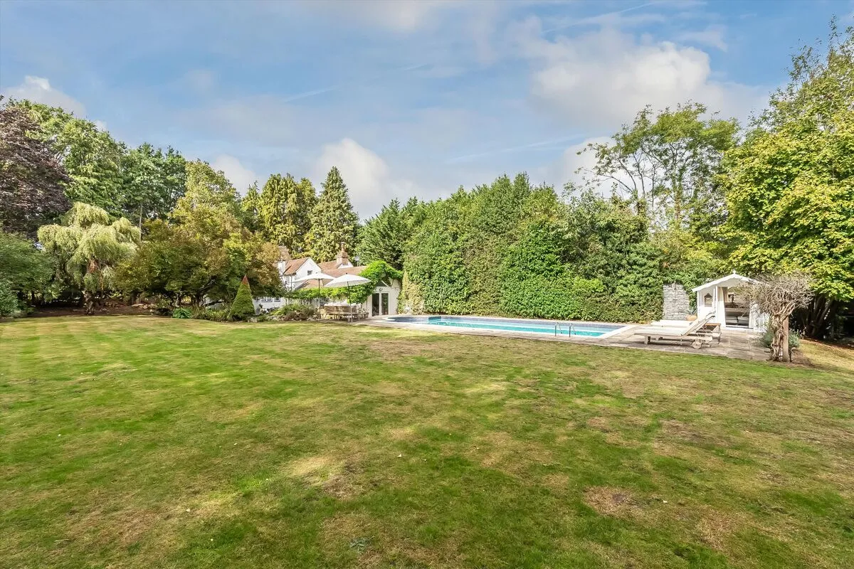 Bagshot Road, West End, GU24, photo 5